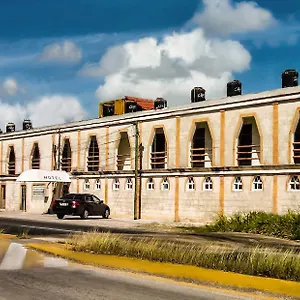 Laguna Encantada Hotel